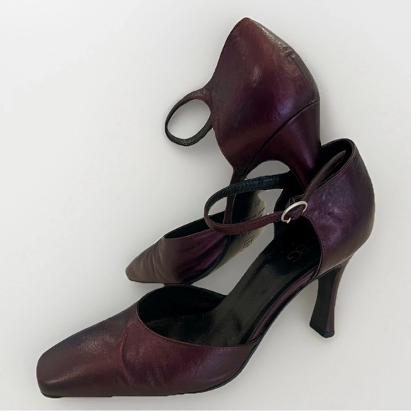 BCBG Max Azria Metallic Plum Italian Leather Heels With Strap - Size 8 - Picture 1 of 10